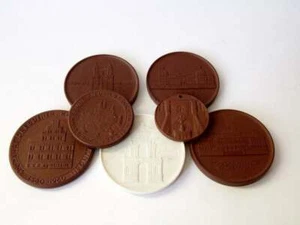 Antique MEISSEN Set of 7 anniversary collectible porcelain coins ,plaque ,tokens - Picture 1 of 5