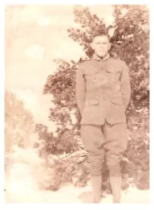 JUNGER SOLDAT VON BAUM, WISCONSIN DELLS, 1920er Jahre. Vintage 3,7" x 2,7" FOTO * 7 - Bild 1 von 2