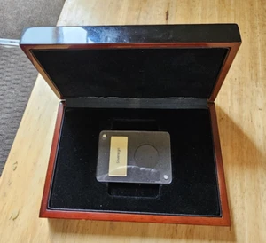 LUXURY BOX PRESENTATION CASE FOR A GOLD SOVEREIGN COIN & MAGNETIC OBLONG CAPSUL - Picture 1 of 2