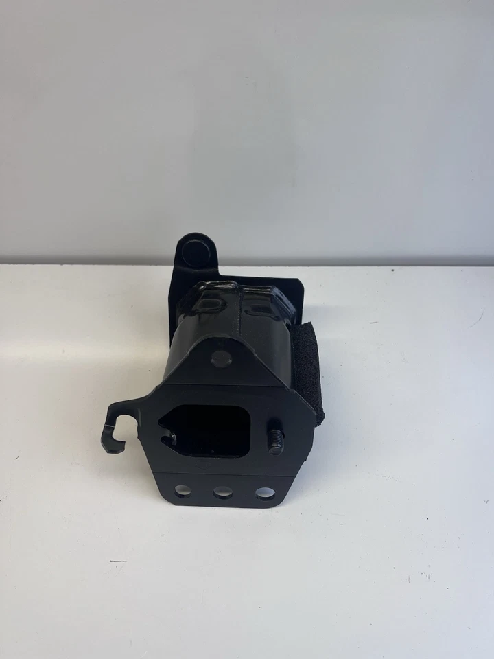 EXTENSÃO DE PARA-CHOQUE DIANTEIRO ESQUERDO ORIGINAL DO FABRICANTE TOYOTA 10-23 4RUNNER GX460 52026-60050 - Imagem 1 de 3