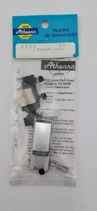 Athearn 1373 HO Silver Station Wagon - Picture 1 of 1