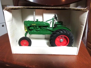 1/16 Spec Cast Oliver Super 44 wide front - Toy Tractor Times 1989 new old stock - Picture 1 of 8