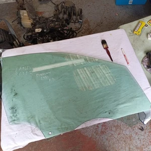 LAND ROVER DISCOVERY L550 DRIVER SIDE FRONT DOOR WINDOW - Picture 1 of 3