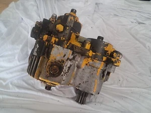 Cub Cadet Ported Hydrostatic Pump - Picture 1 of 6