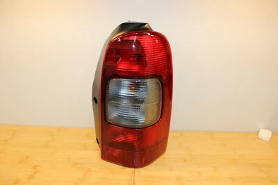 NUEVO GENUINO GM LUZ TRASERA PASAJERO DERECHO LÁMPARA 97-05 CHEVROLET VENTURE 10353278 Foto 1 de 4