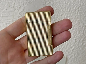 Encendedor de gas suizo diplomático vintage chapado en oro años 70 coleccionable - Imagen 1 de 6