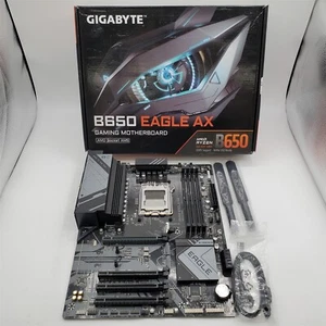 GIGABYTE B650 Eagle AX AM5 LGA 1718 AMD B650 ATX, DDR5 -NOT WORKING- - Bild 1 von 7