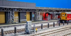 Bristol Parkway Royal Mail Depot und Bahnsteig-Kit - Spurweite OO - Bild 1 von 10