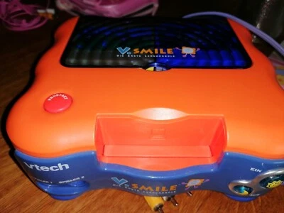 VTech Smile Lernkonsole NP 150.- 1 zusätzl. Joy-stick 49.99 - Bild 1 von 4