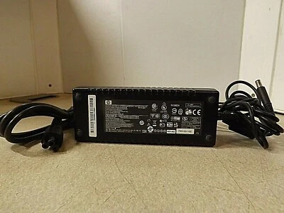 Adaptador de corriente alterna HP modelo PA-1131-08HC  Foto 1 de 4