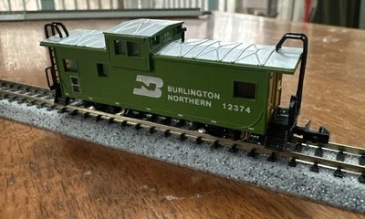 Con-Cor N Scale RTR #0001-01261B Ext Vision Caboose Burlington Northern 12374 NY - Image 1 of 4