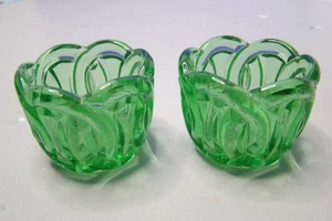 Hermoso soporte para palillo de dientes de vidrio corte verde esmeralda, jarrón suculento, soporte para anillo - Imagen 1 de 6