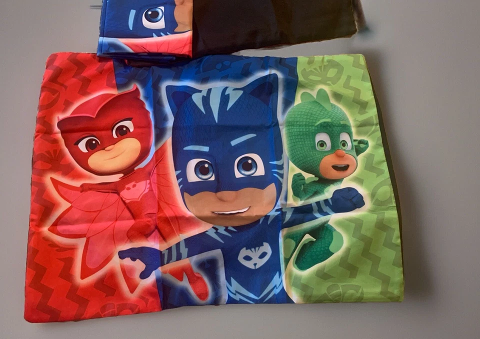 PJ MÁSCARAS VEHÍCULOS VIRTUALES ALMOHADAS FUNDAS Cantidad 4 NUEVO A GRANEL SIN PAQUETE SIN ETIQUETAS Foto 1 de 1