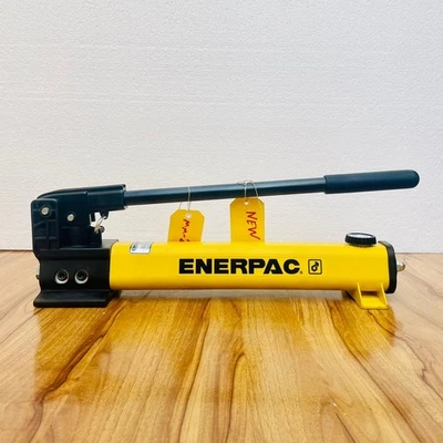 Enerpac P392 Two-Speed Hydraulic Hand Pump 700 Bar/ 10,000 PSI #New - Image 1 of 4