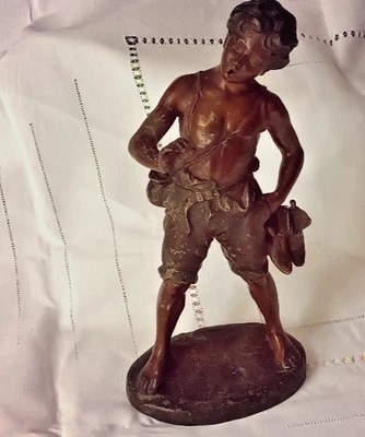 Metallfigur signiert Oswald Schimmelpfennig junger Mann mit Flöte und Schuhe - Bild 1 von 4