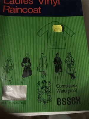 Impermeable de vinilo transparente esmerilado talla pequeña estilo #1219 vintage años 60 para dama nuevo en caja Foto 1 de 4