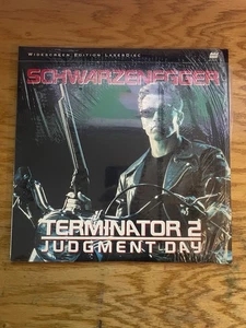 Terminator 2 Judgment Day Laserdisc LD68952-2WS Widescreen Arnold Schwarzenegger - Picture 1 of 2