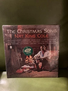 NAT KING COLE The Christmas Song Vinyl LP in SHRINK 1977 Pressing VG+ - Foto 1 di 3