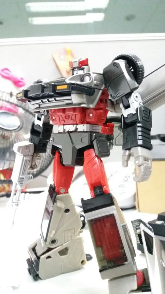 NEW TRANSFORMERS TAKARA MASTERPIECE MP-18 BLUESTREAK NISSAN FAIRLADY Z BOXED - Image 1 of 4