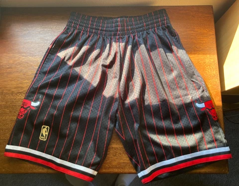 NWT Mitchell & Ness Chicago Bulls Swingman Shorts Size Small Black Jordan Cover