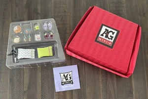 American Girl AG Minis Illuma Room Slumber Party Set e Set Attrezzatura Sportiva - NUOVO - Foto 1 di 8