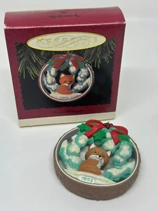 VTG 1993 Hallmark Keepsake Christmas Ornament 2.75" "Snowy Hideaway" NWB USA - Picture 1 of 6