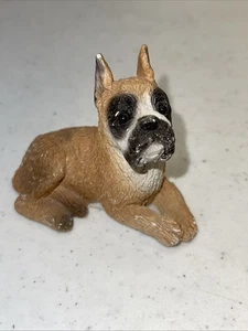 Itty Bitty World by United Design Cropped Boxer Figurine - Bild 1 von 6