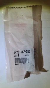 Honda 14761-MCF-000 Valve Spring Genuine OEM New - Picture 1 of 1