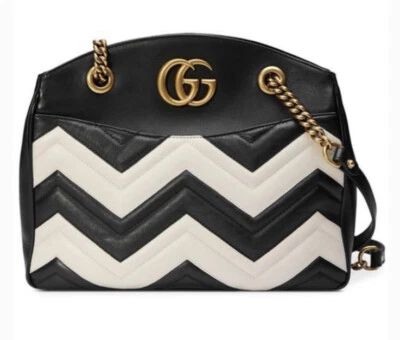 Bolso de Mano Gucci Marmont GG Matelasse Acolchado Cuero Chevron Negro Blanco $2850 Foto 1 de 4