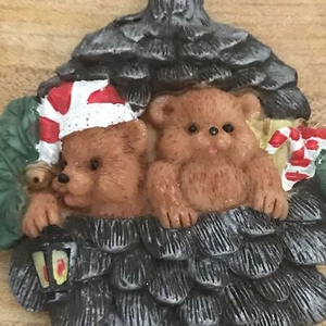 #1055 Navidad Osos Dormitorios Cono de Pino Adorno 4 X 3.25 - Imagen 1 de 6