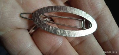 tre fermagli per capelli vintage - Immagine 1 di 4