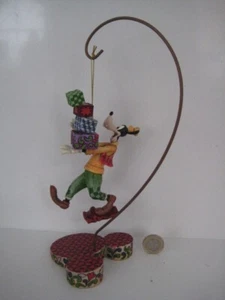 Jim Shore Weihnachtsschmuck Disney Traditions doofy mit Geschenkständer 4008077 - Bild 1 von 13