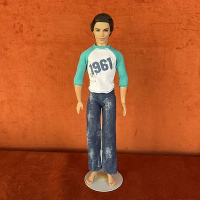 Mattel Ken Fashionistas Muñeca Barbie Deportiva 1961 Camisa 00+ Poses T4893 Sin Caja Foto 1 de 4