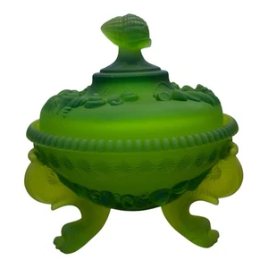 Westmoreland Argonaut Shell Green Satin Glass Covered Dish Dolphin Footed Vtg - Picture 1 of 16