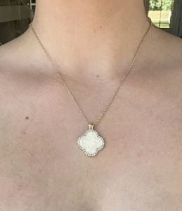 Vintage Gold Toned Marbled Pendant Necklace With Rhinestones - Picture 1 of 4