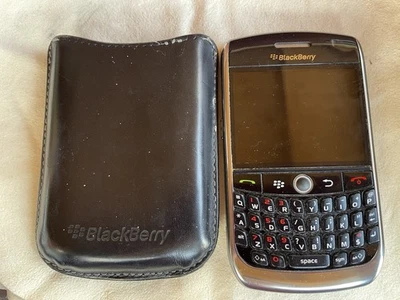 BlackBerry Con Custodia Originale - Immagine 1 di 4