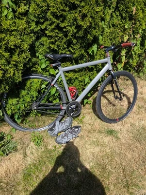 巨型田径自行车 尺寸 M 状况良好 附带配件 — 第 1/2 张图片