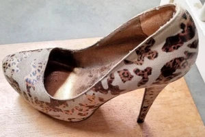 Qpid Wild print Heels Pumps Size 8.5 - Picture 1 of 6