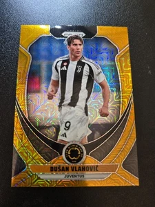 Mojo amarillo fútbol Copa Mundial Panini Prizm 2025/25-Dusan Vlahovic - Imagen 1 de 2