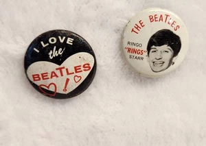 The Beatles Metal Pinbacks Paar Ringo "Rings" Starr & I Love The Beatles 1964 - Bild 1 von 8