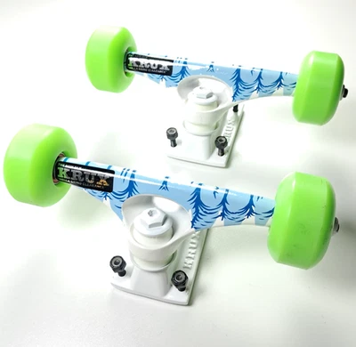 Juego de camiones de skate Krux K5 Chompers Todd Bratrud DLK + mini logotipo ruedas de 54 mm Foto 1 de 4