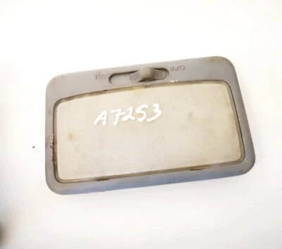 Honda HR-V 1999 Rear Interior Light used, Genuine #1431626-22 - Imagem 1 de 4