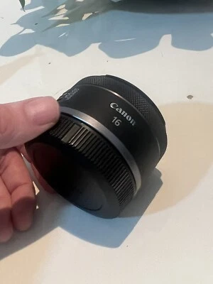 Canon RF 16mm f/2,8 STM Objetivo Ultra Gran Angular - Imagen 1 de 3