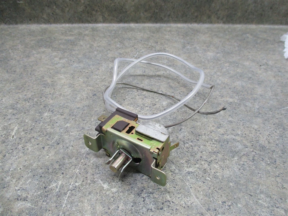 MAGIC CHEF REFRIGERATOR THERMOSTAT PART # 61002085 - Image 1 of 1