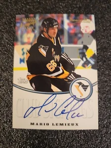 Tarjeta autógrafa Mario Lemieux 1999-2000 Topps Premier Plus Signature HOF - Imagen 1 de 15