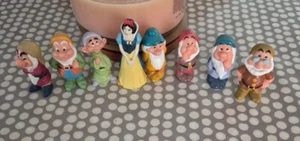 Snow White and the Seven Dwarfs Figures Originally From Euro Disney - Picture 1 of 6