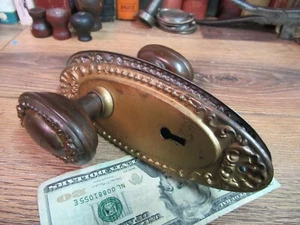 Antiguo Juego de Perillas de Puerta de Acero Latón Eastlake Adornado Hardware Victoriano de Colección - Imagen 1 de 8