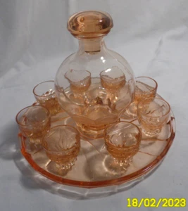 LBC SERVICE DIGESTIF VERRE ROSE..1 PLATEAU ROND 8 VERRES 1 CARAFE STYLE ART DECO - Picture 1 of 4
