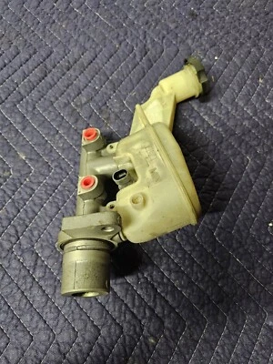 Chevrolet Cobalt 2007 cilindro maestro de freno fabricante de equipos originales 135 k millas  Foto 1 de 3