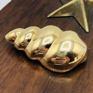 Broche prendedor sirena vintage firmado Sarah Coventry concha marina tono dorado - Imagen 1 de 4